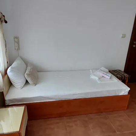 Rositsa Guest house 2*